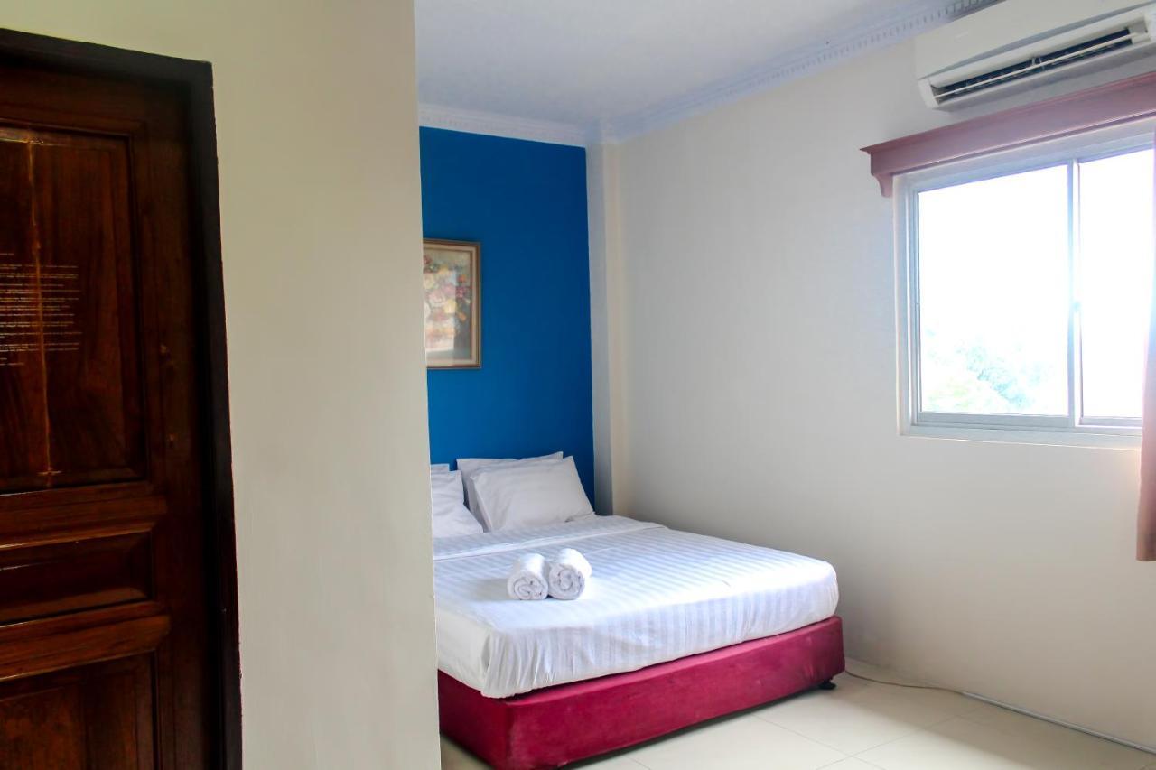 Hotel Emerald 2*